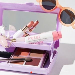 Caboodles take it case